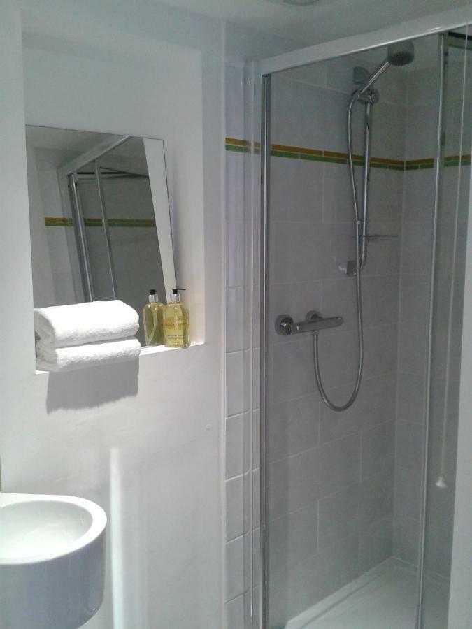 Warwick Market Place Apartment ภายนอก รูปภาพ